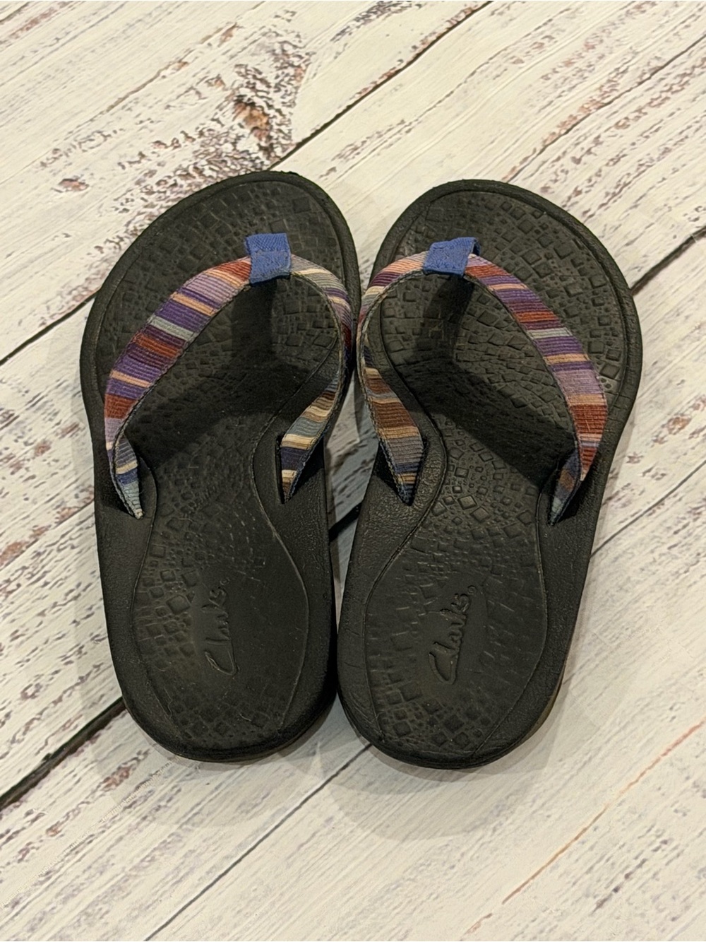 Clark’s Tate Muse Women’s Size 7M Black Thong Flip Flops W/ Striped Straps
